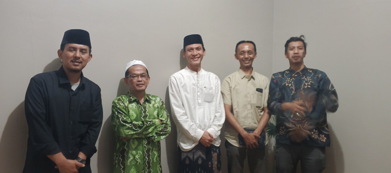 Silaturahmi Idul Fitri 1447 H, Kepala SMP Islam Miftahul Qur’an Sambangi Pimpinan Pondok Pesantren