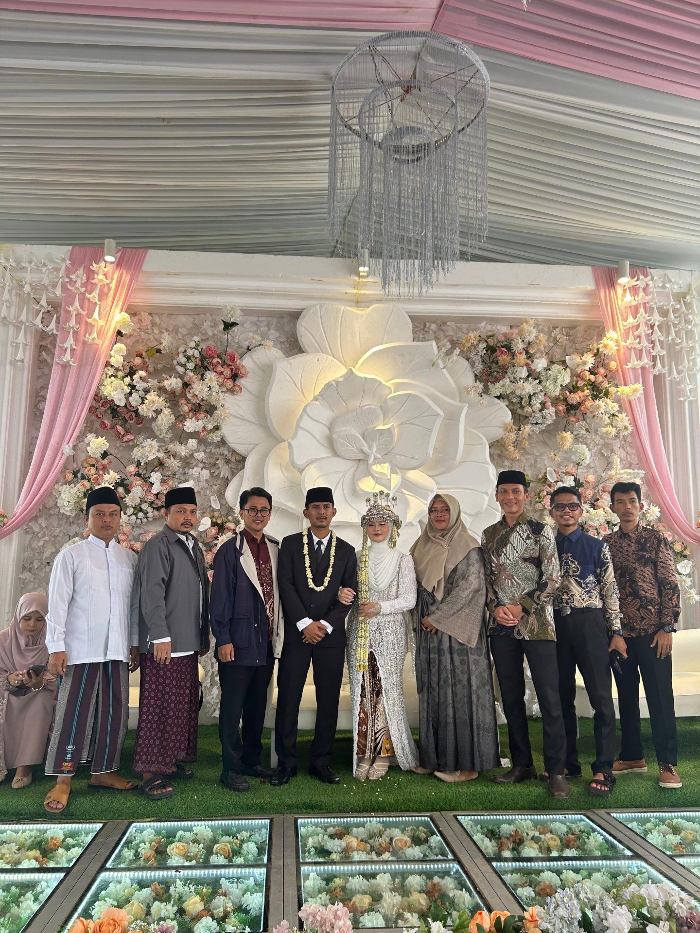 Kegiatan menghadiri pernikahan keluarga besar Yayasan