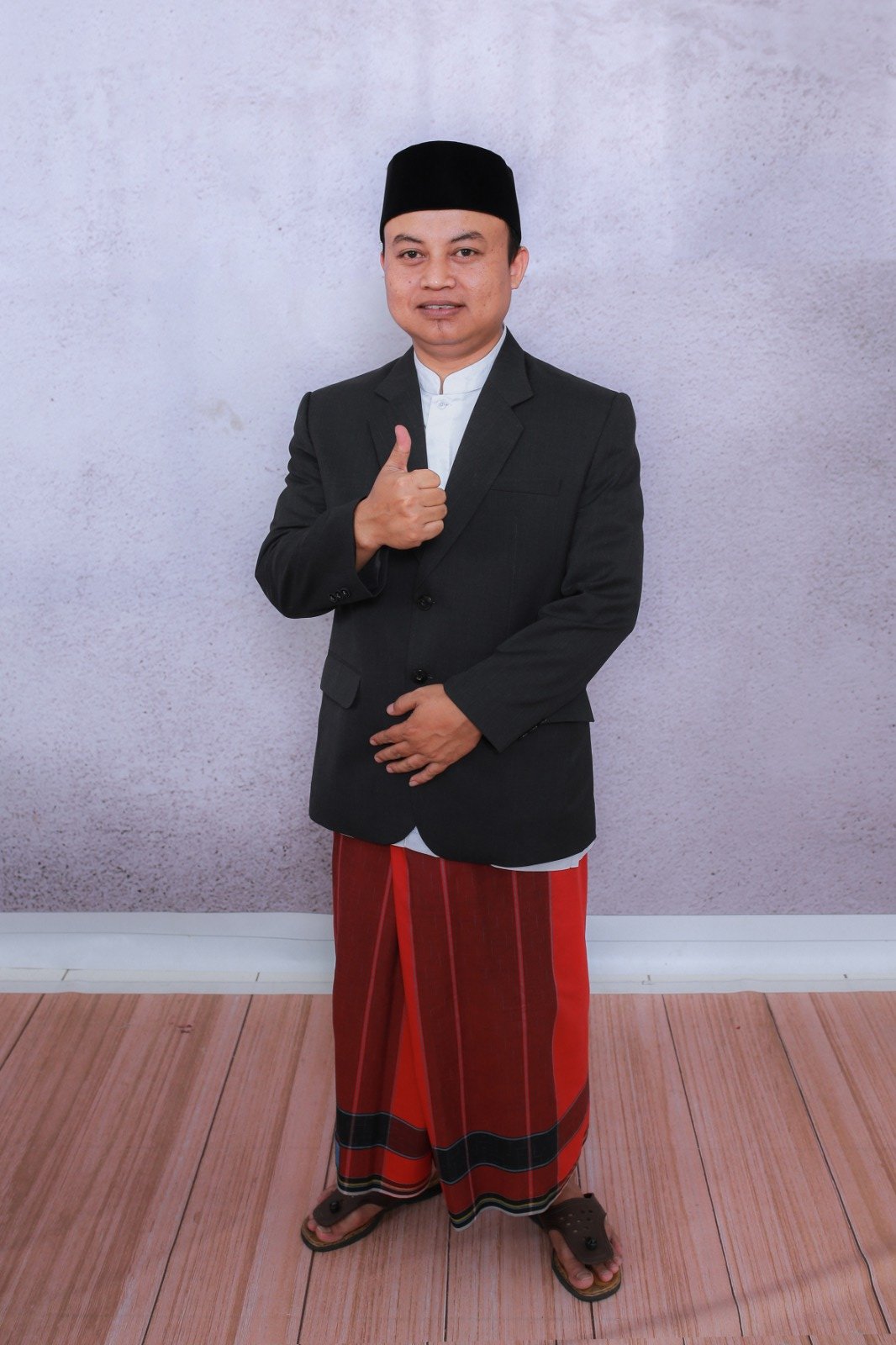 Foto KH. Ihban Abdussomad, S.Pd.I. (Ketua Yayasan)