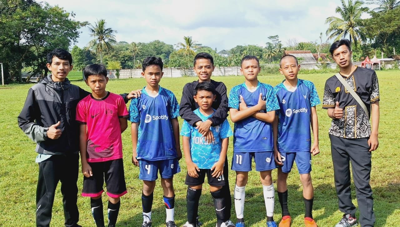 Keg. Latihan sepak bola atlet MQ