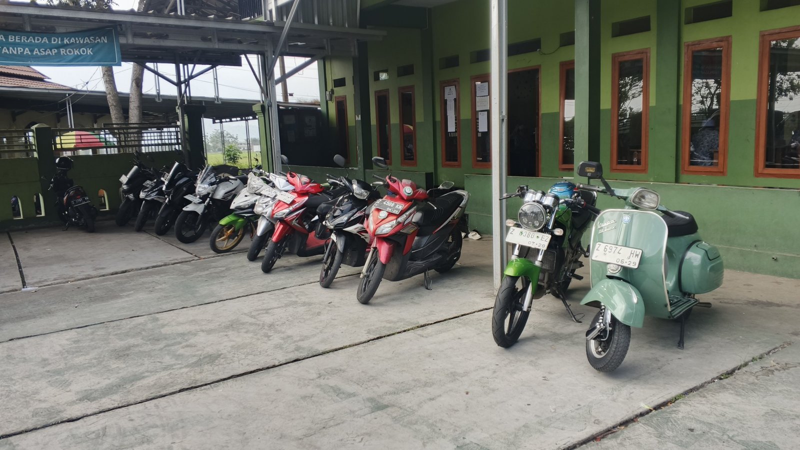 Deretan kendaraan bikers MQ