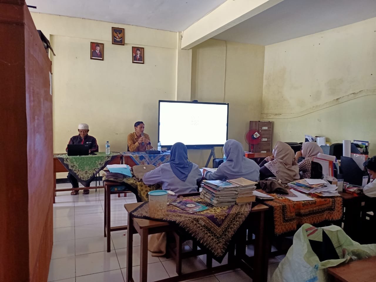 Pelatihan Pengelolaan Website Resmi Sekolah