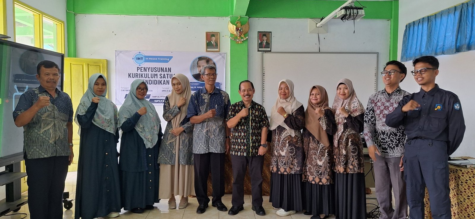Keg. Penyusunan kurikulum bersama pengawas H. Pipin Dasripin, S.Pd., M.Pd.
