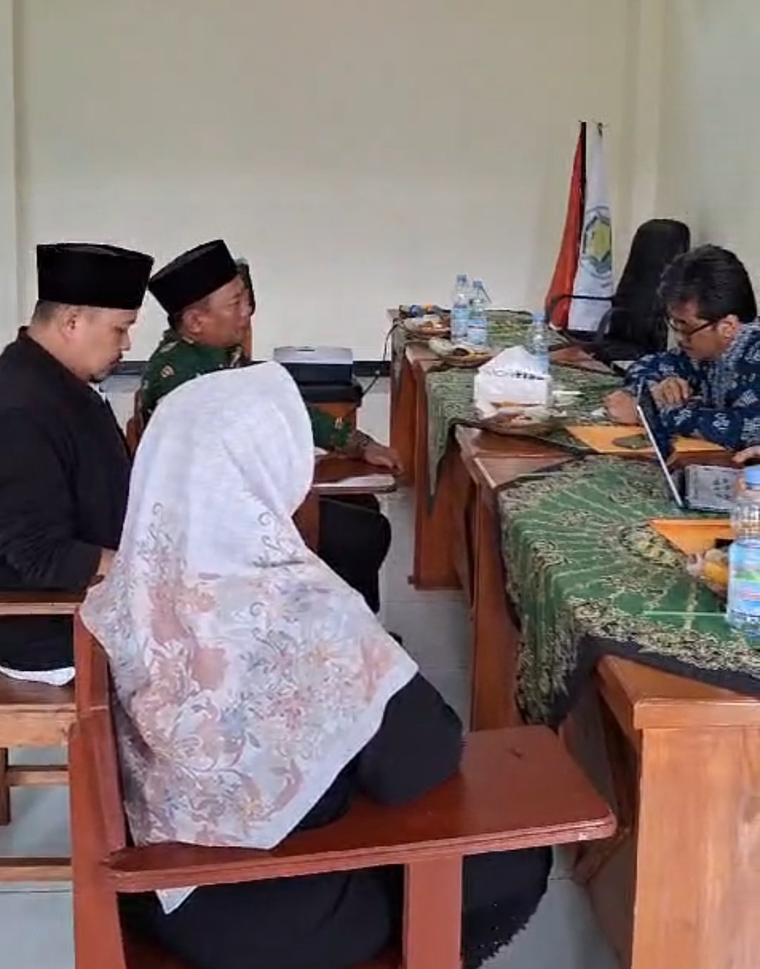 Wawancara komite dan orangtua pada Keg. Akreditasi oleh Asesor