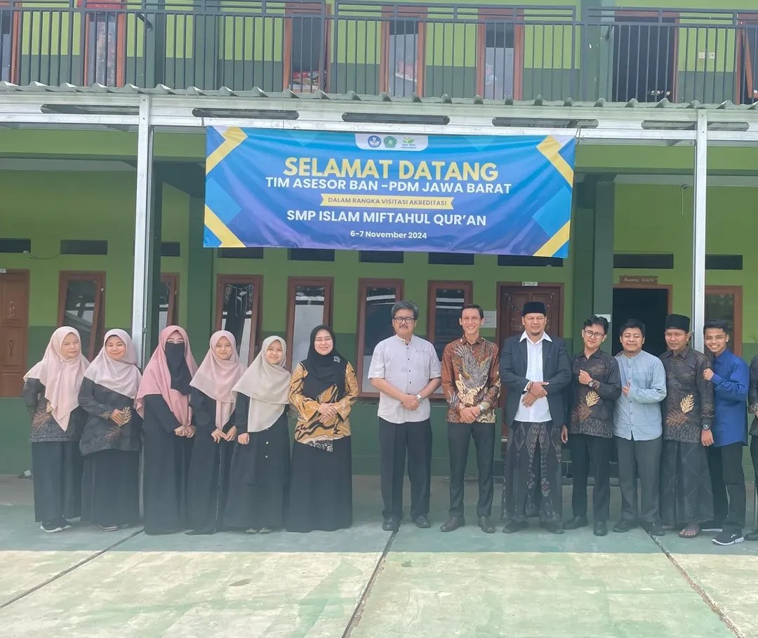 Foto bersama Tim Asesor dari BAN-PDM